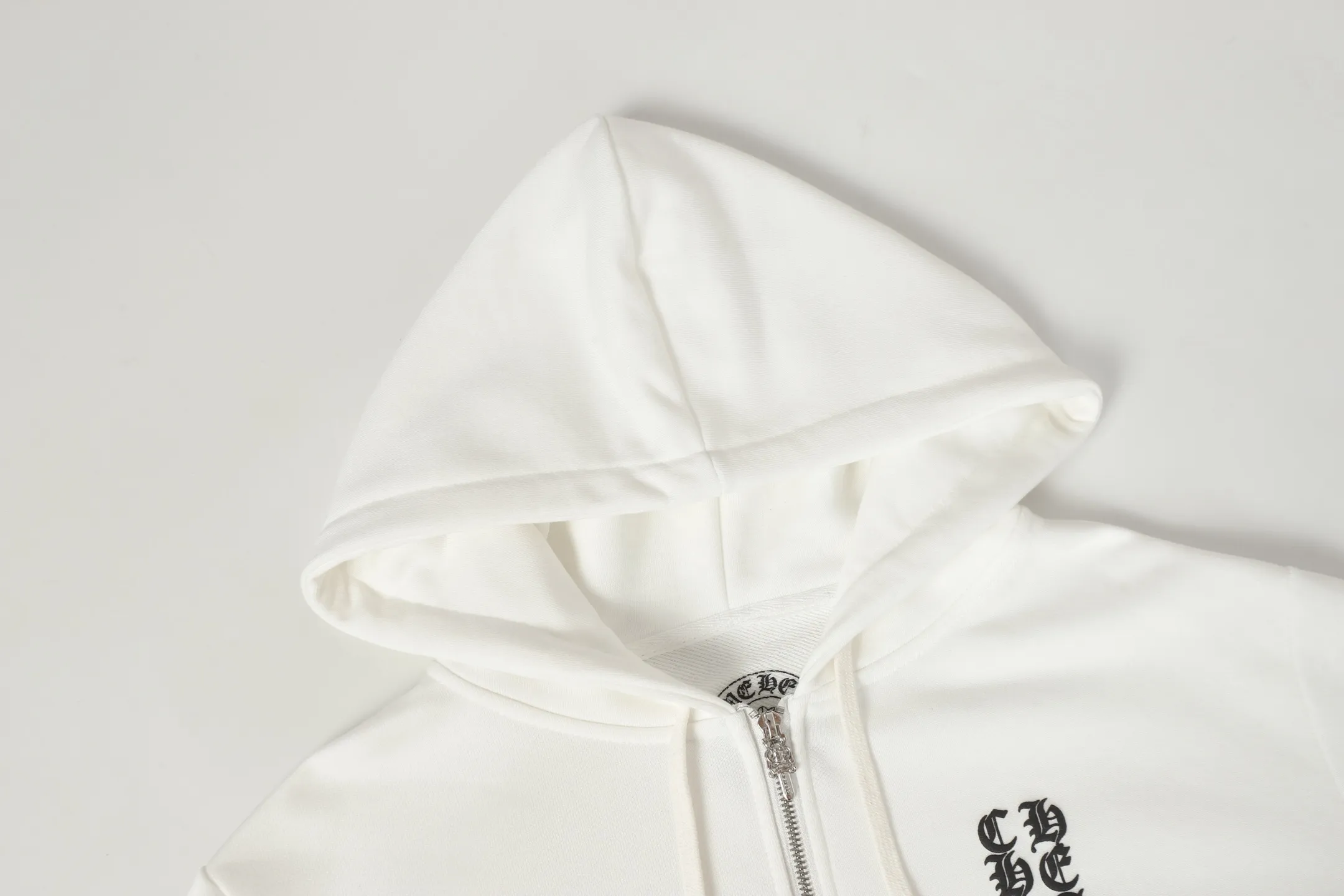 P250 cross-border model, please do not place an order if you are pursuing quality -Chrome Hearts/Chrome Hearts Sanskrit ghost print zipper sweatshirt cardigan jacket -High weight, high density and high quality. The wool is soft, delicate and skin-friendly. Soft and silky to the touch. Excellent warmth and skin-friendly properties. LXL